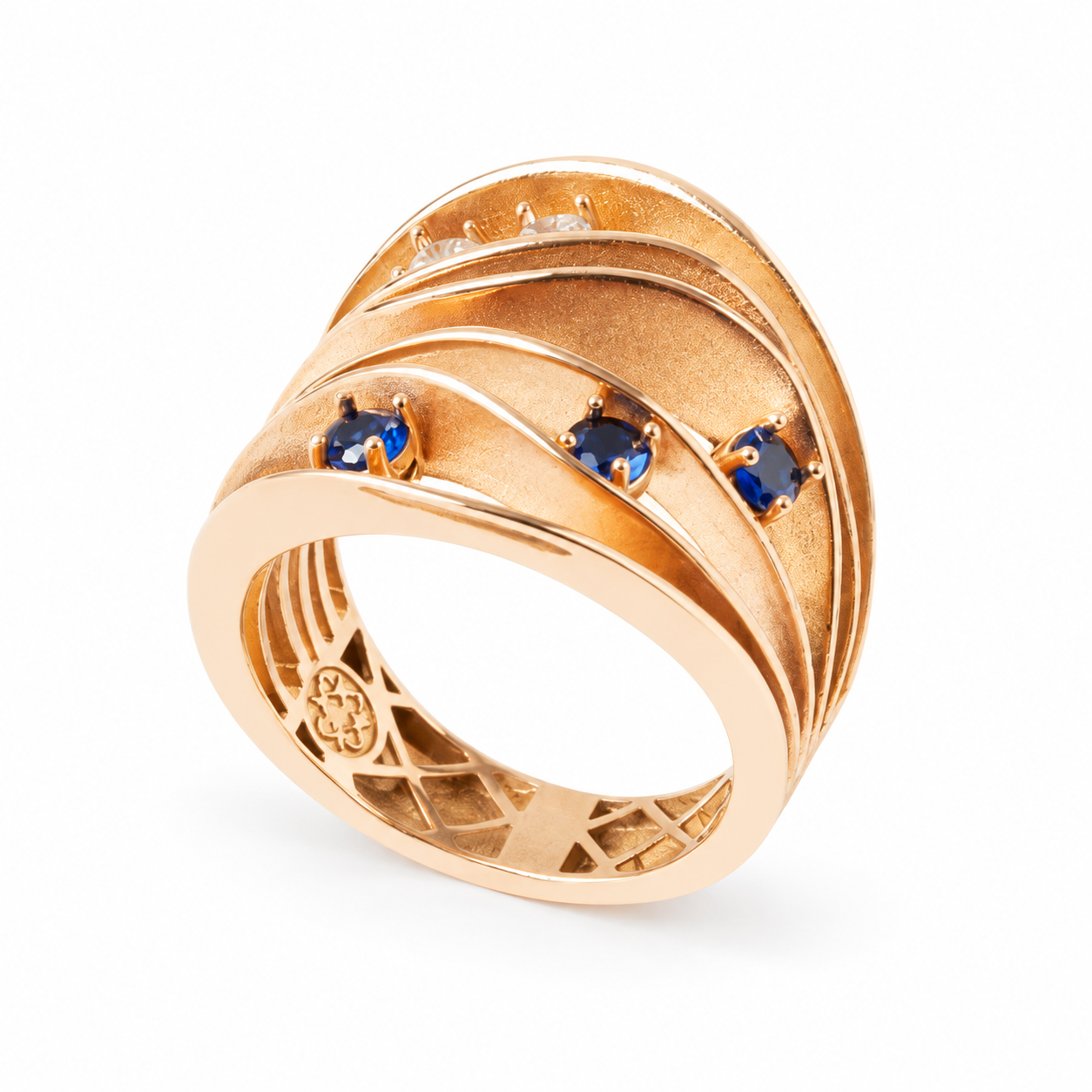 Sculptural band